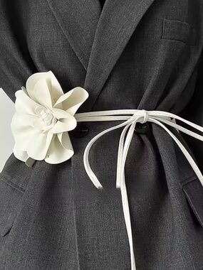 Elegant White Floral Tie Belt